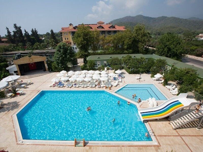 Територія Sirius Hotel 4*